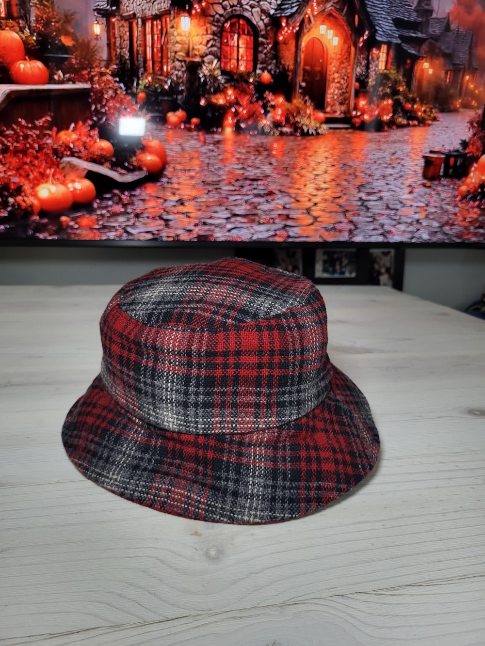Eddie Bauer Women's Bucket Hat Plaid Wool Blend Fall Winter Preppy.